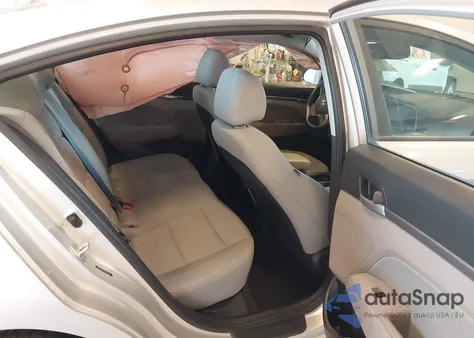 2018 Hyundai Elantra Value Edition z USA, uszkodzony, nr VIN 5NPD84LF0JH225542